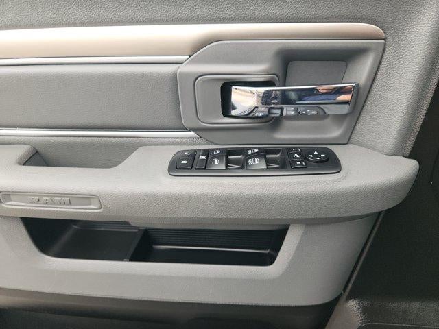 2019 RAM 1500 Classic Lone Star Crew Cab 4x2 5'7" Box