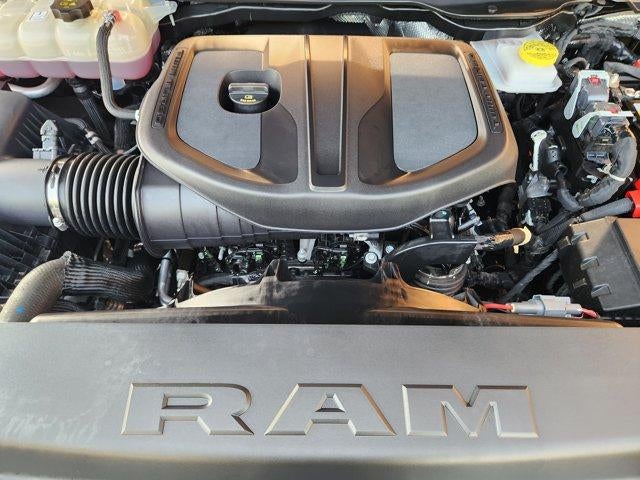 2025 RAM 1500 Lone Star Crew Cab 4x4 5'7" Box