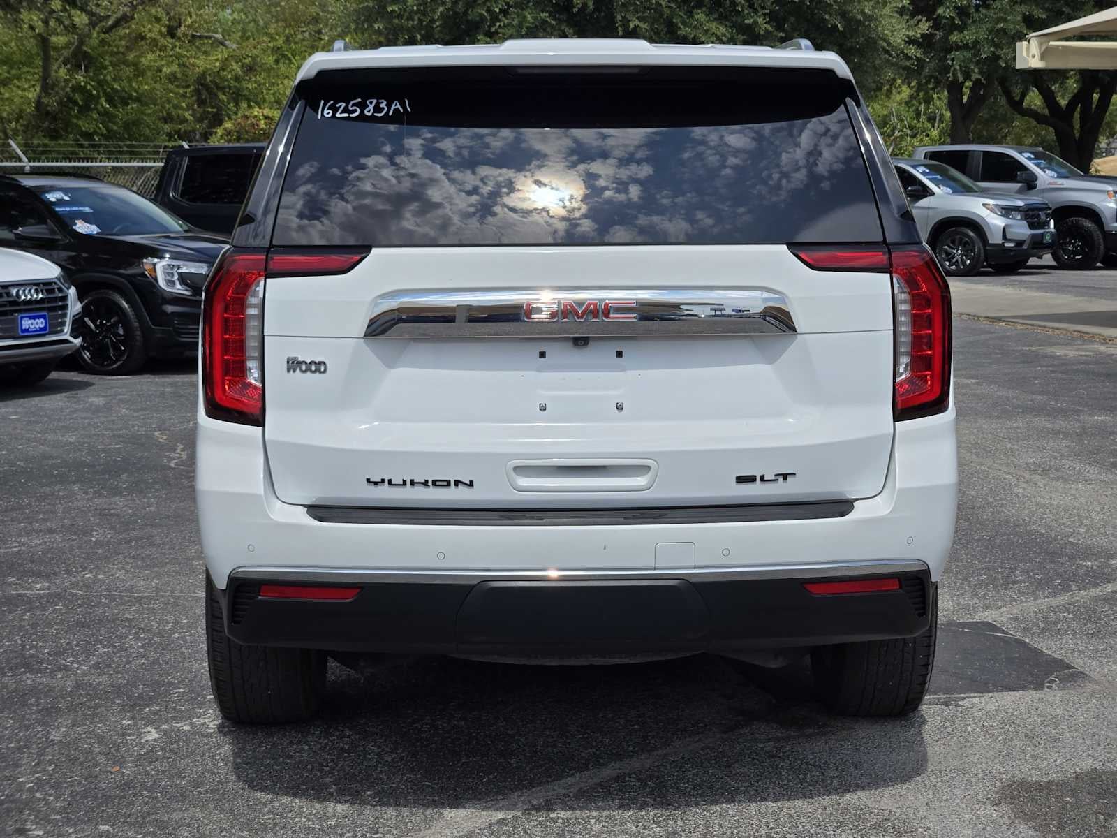 2024 GMC Yukon SLT