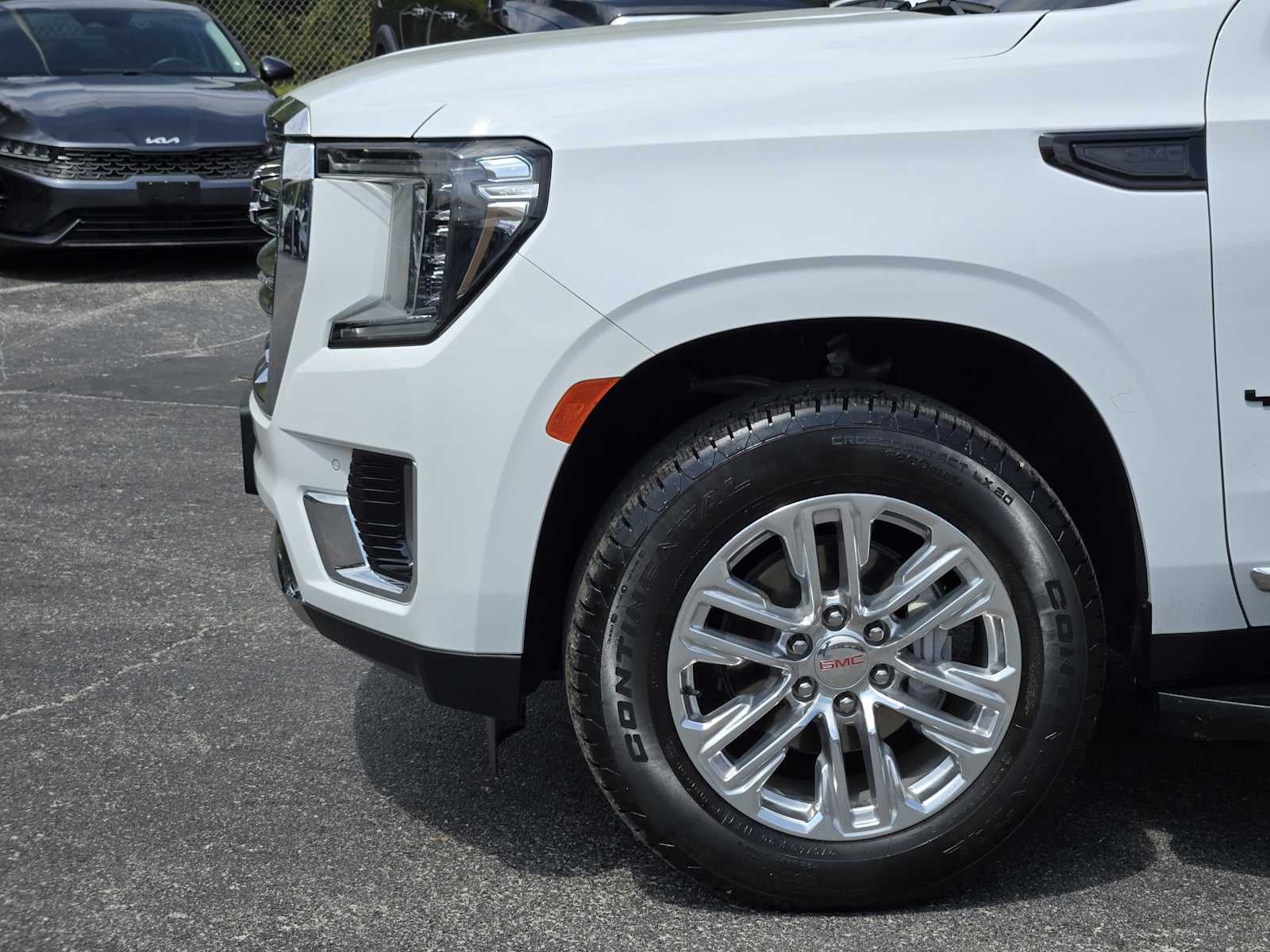 2024 GMC Yukon SLT