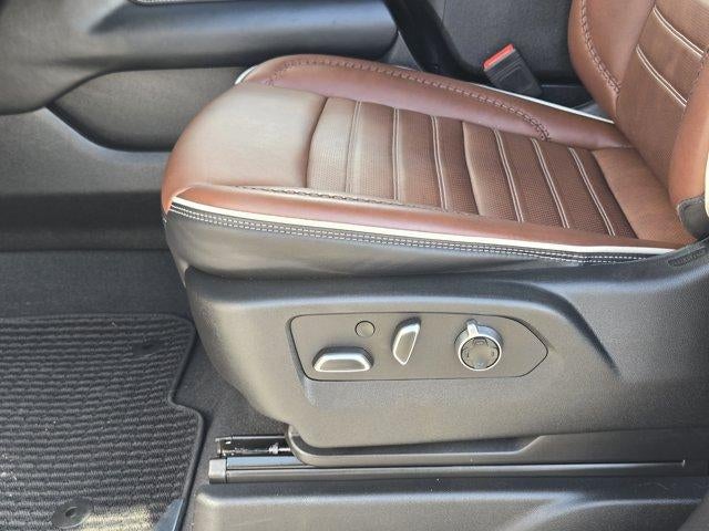 2023 GMC Yukon Denali Ultimate - Photo 24