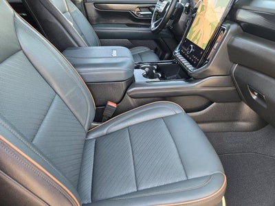 2025 GMC Yukon XL AT4