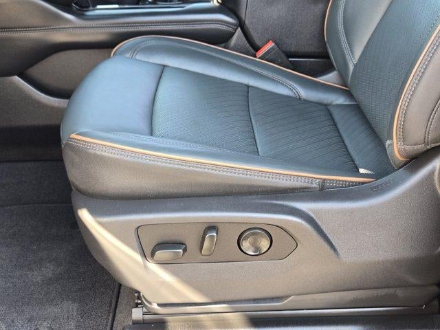 2025 GMC Yukon XL AT4