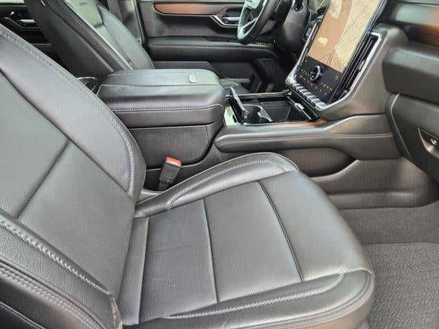 2026 GMC Yukon XL Denali - Photo 15