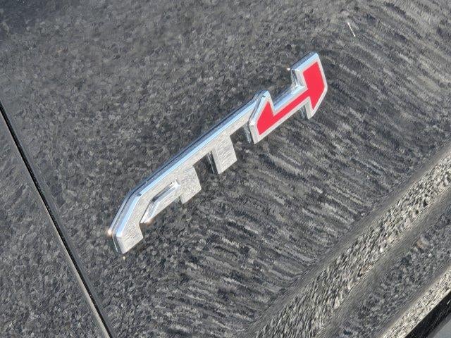 2025 GMC Yukon AT4 Ultimate - Photo 10