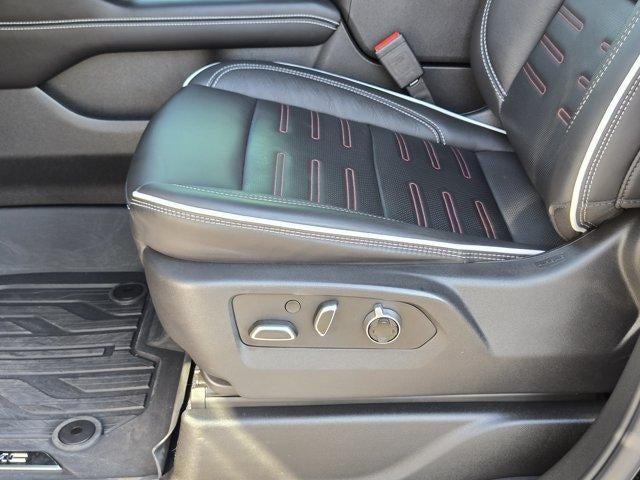 2025 GMC Yukon AT4 Ultimate - Photo 24