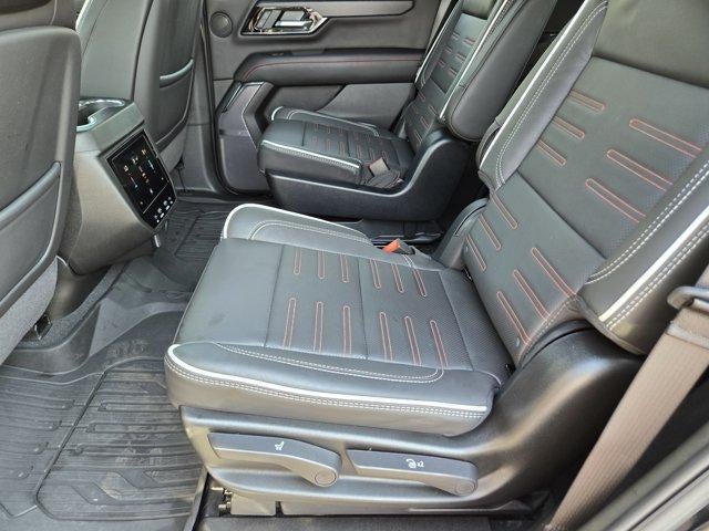 2025 GMC Yukon AT4 Ultimate - Photo 30