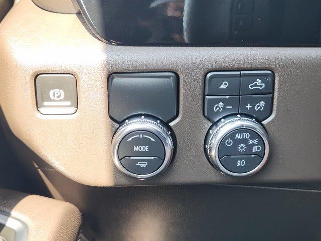 2025 GMC Sierra 1500 SLT - Photo 23