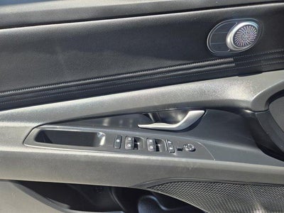 2025 Hyundai Elantra Hybrid Limited